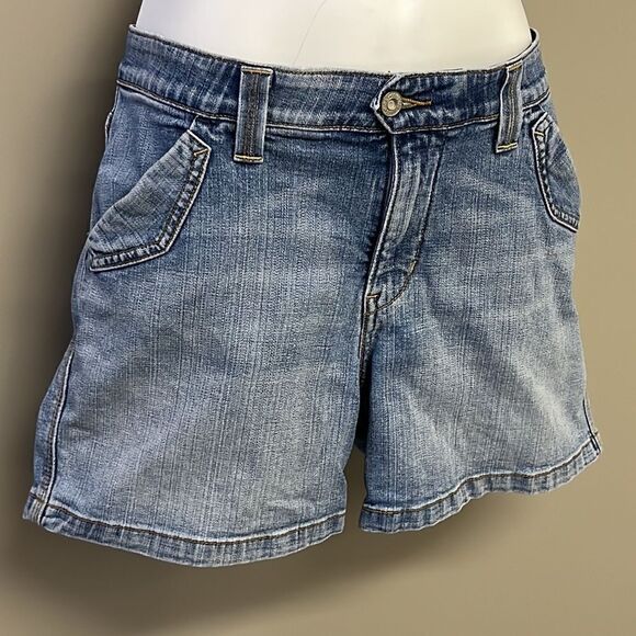 Levi’s Light Wash 4-Pocket Button Zipper Jean Shorts- Size 10 - Picture 3 of 16